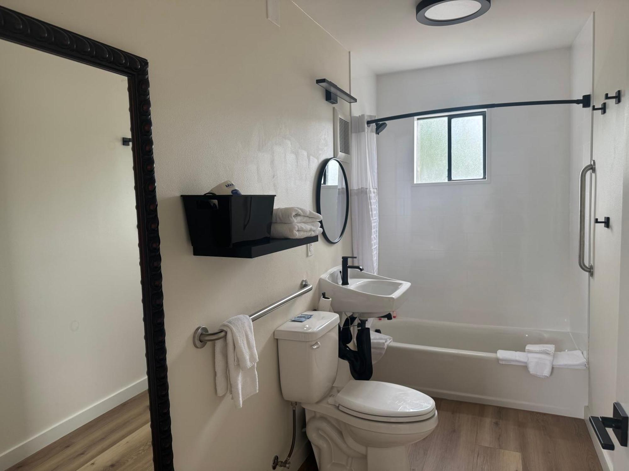 Richland Inn And Suites Экстерьер фото
