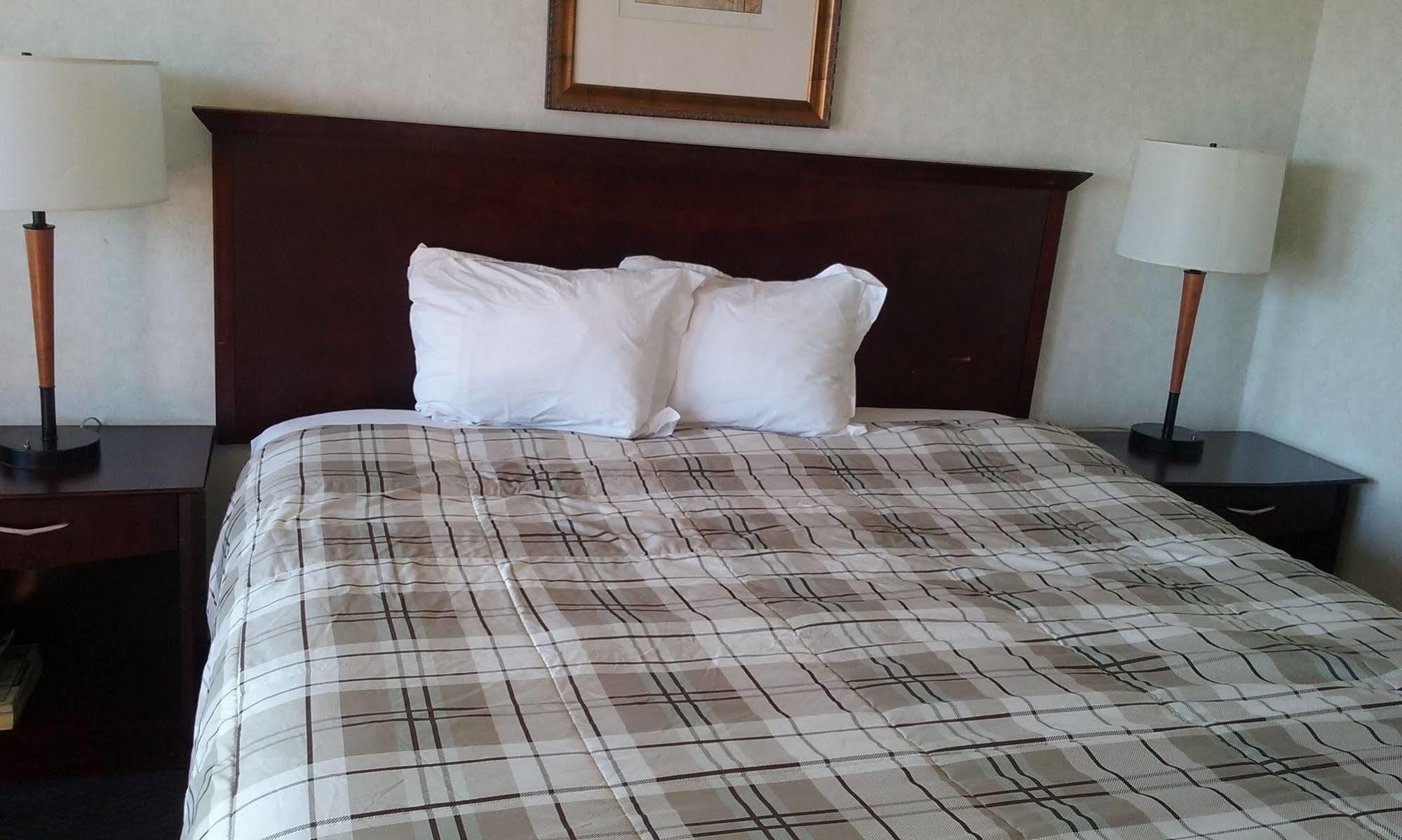 Richland Inn And Suites Экстерьер фото